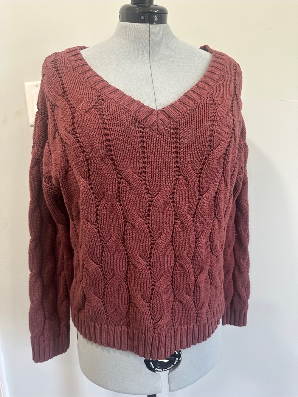 AEROPOSTALE chunky sweater. V neck. Size XL Cotton blend brown